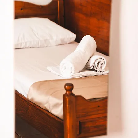 μpasias Apartman Paralía